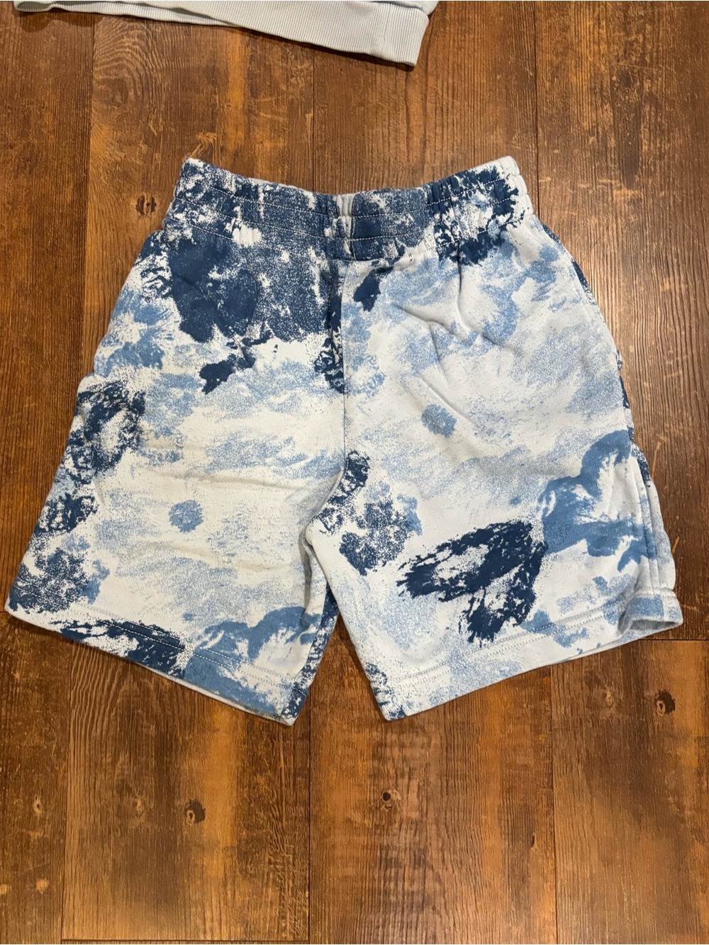 Nike Blue and Light Gray Tie-Dye Hoodie + Shorts Set - Picture 5 of 5